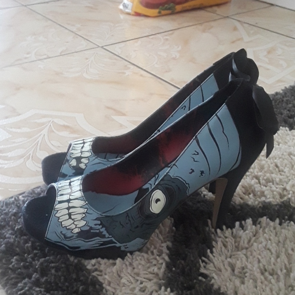 Monster shoes - Picture 2 of 4
